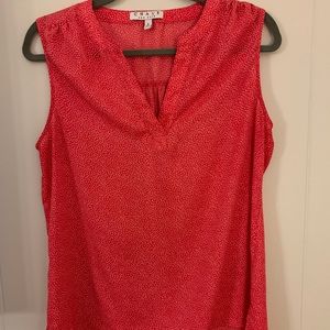 Sleeveless blouse